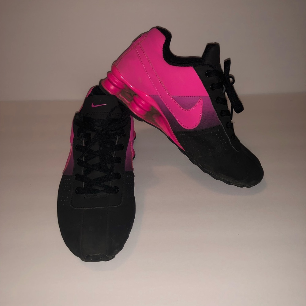 Nike Shox Pink and Black Womens Size 8